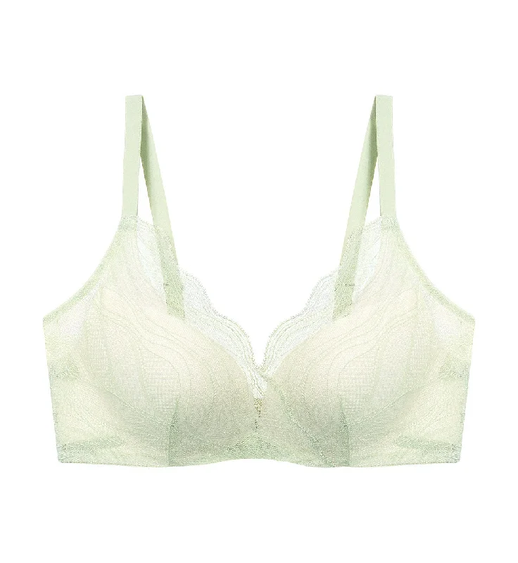 Lace - trimmed underwire wired bras for a feminine touch STYLE AIRY WIRED PUSH UP DEEP V BRA Lace - trimmed underwire wired bras for a feminine touch STYLE AIRY WIRED PUSH UP DEEP V BRA