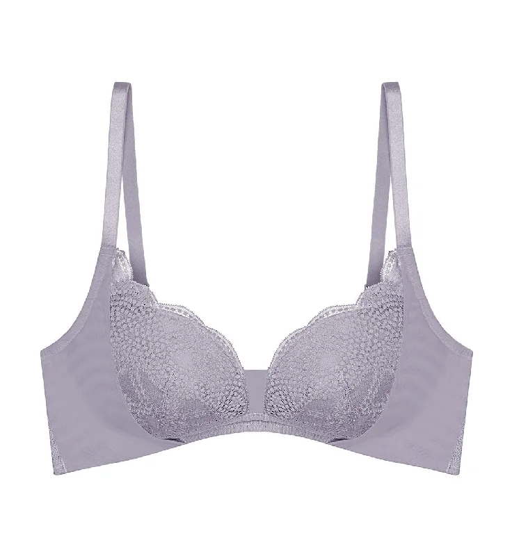 Underwire push - down wired bras for a different shaping effect MODERN CURVY NON-WIRED PADDED BRA Underwire push - down wired bras for a different shaping effect MODERN CURVY NON-WIRED PADDED BRA