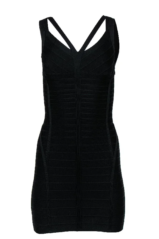 Pleated Women Dress with a Timeless and Elegant Texture Pleated Women Dress with a Timeless and Elegant Texture Herve Leger - Black Strappy Bandage Dress Sz S
