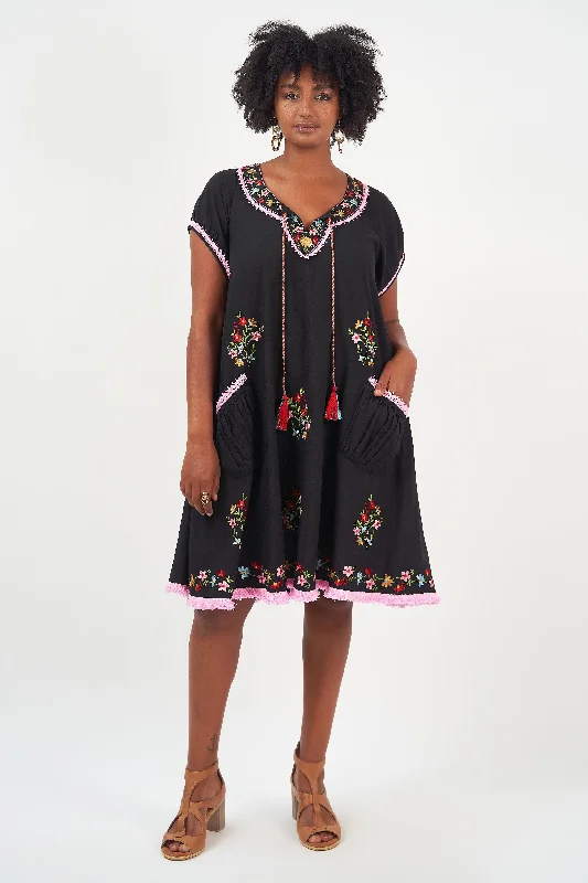 Printed Abstract Women Dress for a Modern and Artistic Appeal Printed Abstract Women Dress for a Modern and Artistic Appeal Naudic - Sao Paulo Dress - Splendour Embroidery - Black